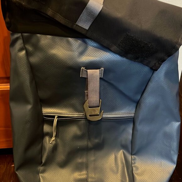 Chrome Yalta 2.0 roll top backpack in navy - in great condition!